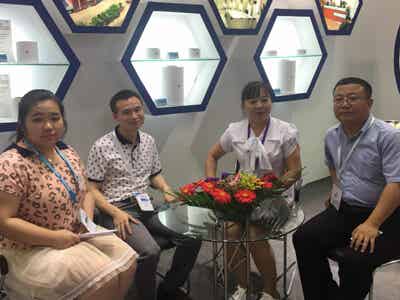 東航光電副總經(jīng)理劉偉明與本刊記者