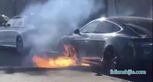 特斯拉電池自燃