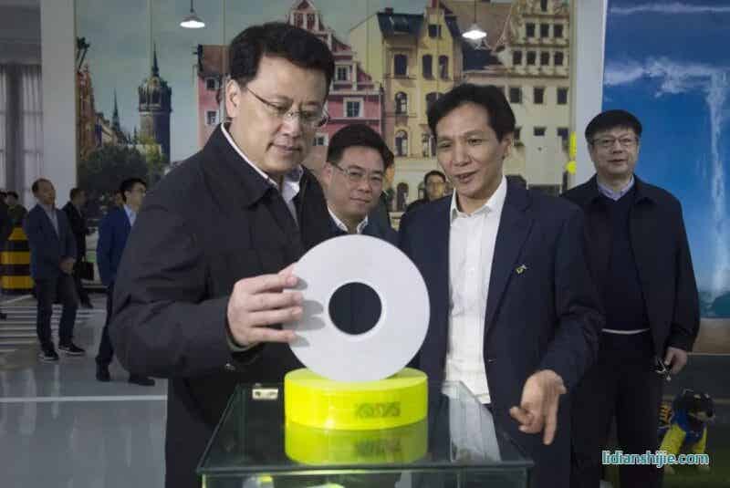 省長袁家軍在道明光學(xué)股份有限公司視察