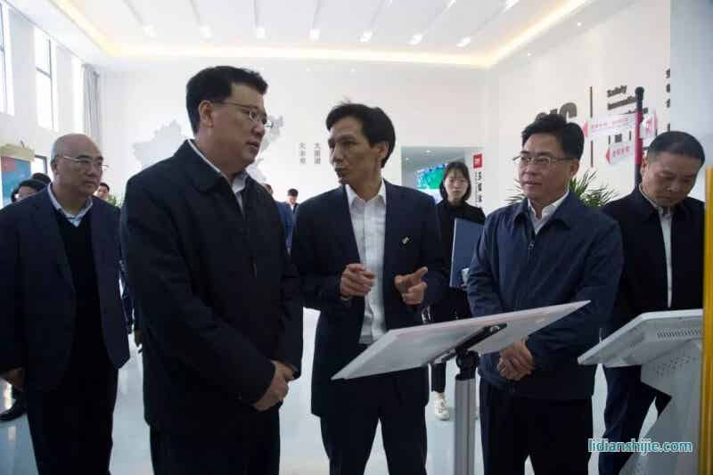 省長袁家軍在道明光學(xué)股份有限公司視察