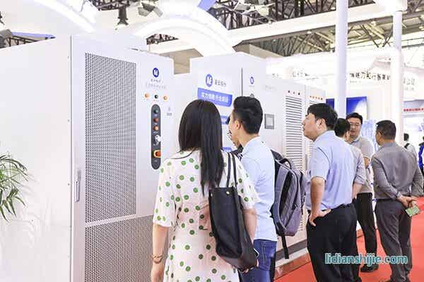 星云600kW/1650V電池組工況模擬測試系統吸引業界人士駐足了解